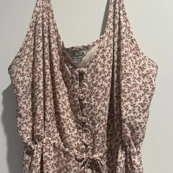 Rails Floral Midi Dress in Cream and Pink - Picture 3 of 8